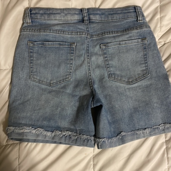 Cat & Jack denim shorts - Picture 2 of 3